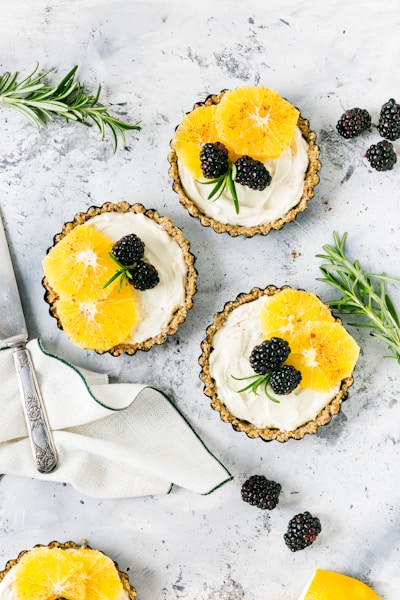Lemon curd tart
